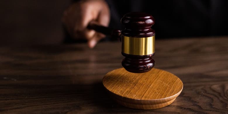 У Apple большие проблемы: продажи iPhone могут запретить в ряде стран У Apple большие проблемы: продажи iPhone могут запретить в ряде стран