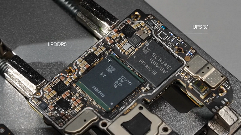 Первая официальная разборка Xiaomi 12 — компактного флагмана