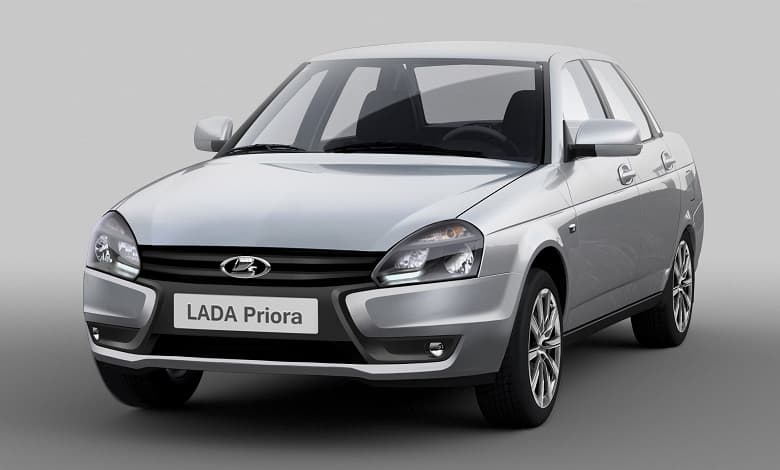 Самые популярные подержанные автомобили в России 2021 года. Lada Priora впереди всех