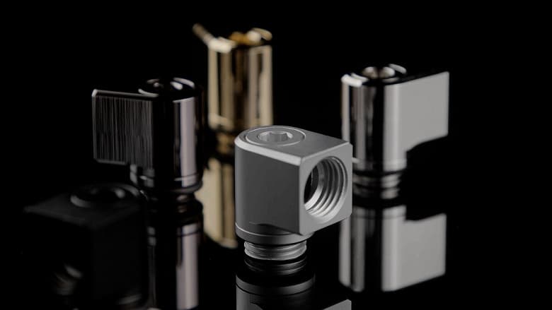 Компания EK представила поворачивающиеся укороченные фитинги для систем охлаждения малогабаритных ПК