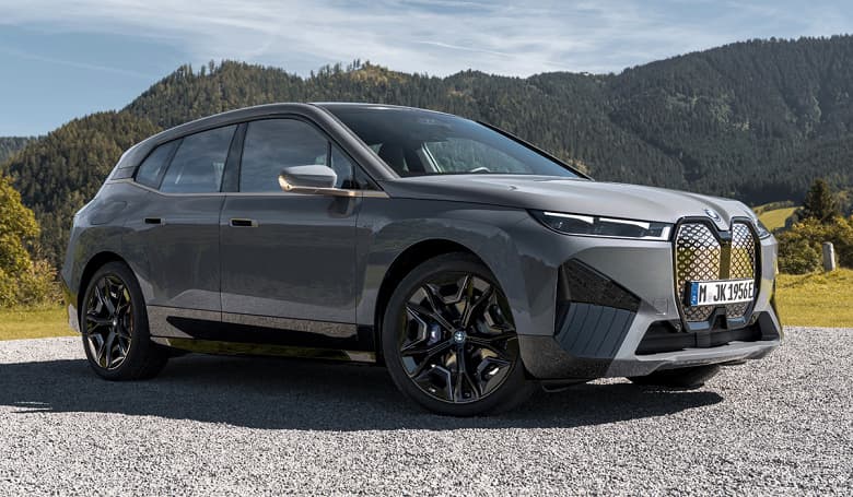 619 л.с., разгон от 0 до 100 км/ч за 3,8 с и действительно меняющий цвет кузов. Представлен электромобиль BMW iX M60