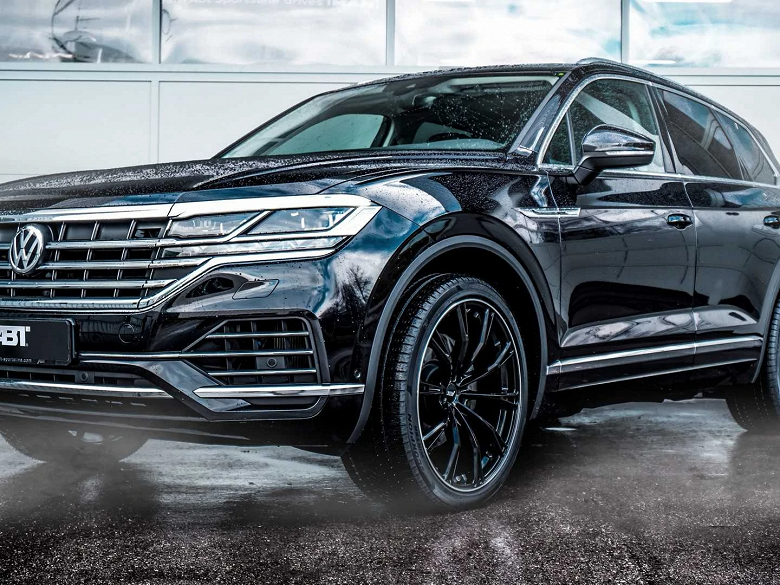 Российский Volkswagen Touareg получил улучшенное оснащение