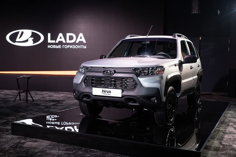 АвтоВАЗ назвал сроки выпуска внедорожника Niva Travel Black, новой Lada Vesta FL и её спортивных версий