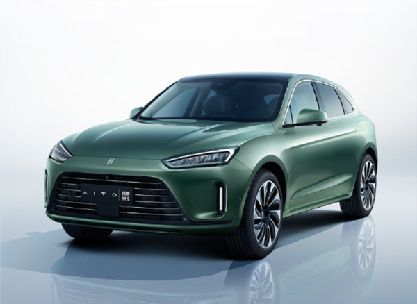 Huawei в этом году собирается продать 300 000 гибридных кроссоверов AITO M5 с запасом хода 1240 км