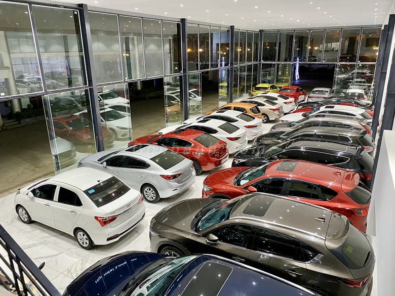 Средняя цена нового автомобиля в России взлетела на 20% и превысила 2 млн рублей