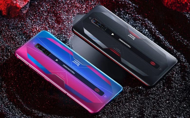 Первый игровой смартфон с полноэкранным дизайном и без вырезов в экране. Такой якобы будет одна из версий Nubia Red Magic 7 Первый игровой смартфон с полноэкранным дизайном и без вырезов в экране. Такой якобы будет одна из версий Nubia Red Magic 7