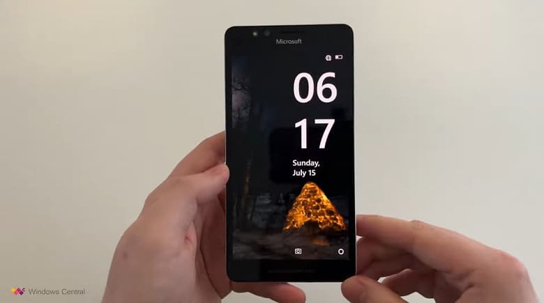 Появилось видео с отменённой Andromeda OS — операционной системой Microsoft для смартфонов с двумя экранами Появилось видео с отменённой Andromeda OS — операционной системой Microsoft для смартфонов с двумя экранами