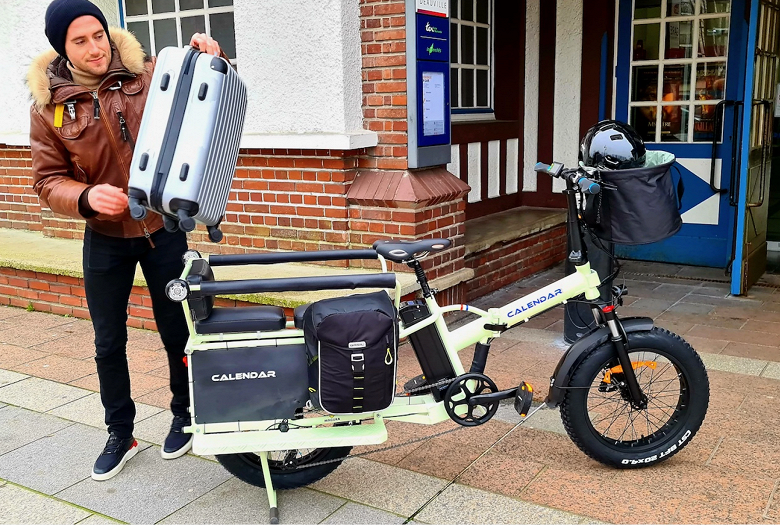 Грузовой электровелосипед Longtail Max складывается и светится в темноте