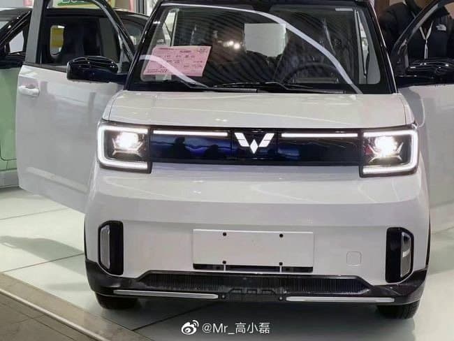 Запас хода 300 км, растянутая колесная база, обновленные интерьер и экстерьер за 8000 долларов. Живые фото обновленного Wuling Hongguang Mini EV Запас хода 300 км, растянутая колесная база, обновленные интерьер и экстерьер за 8000 долларов. Живые фото обновленного Wuling Hongguang Mini EV
