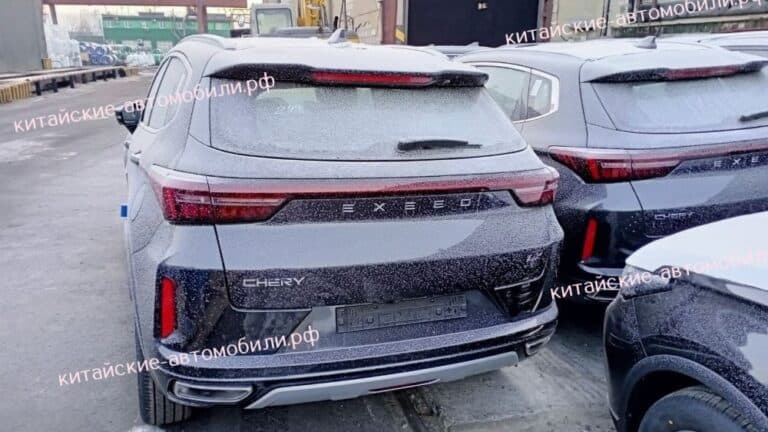 Аналог Chery Tiggo 7 Pro приехал в России: крупную партию Exeed LX засняли в порту Владивостока