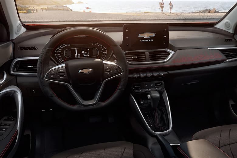 Компактный кроссовер Chevrolet Groove появится в продаже в России в декабре. Автомобиль можно заказать уже сейчас за 2,45 млн рублей