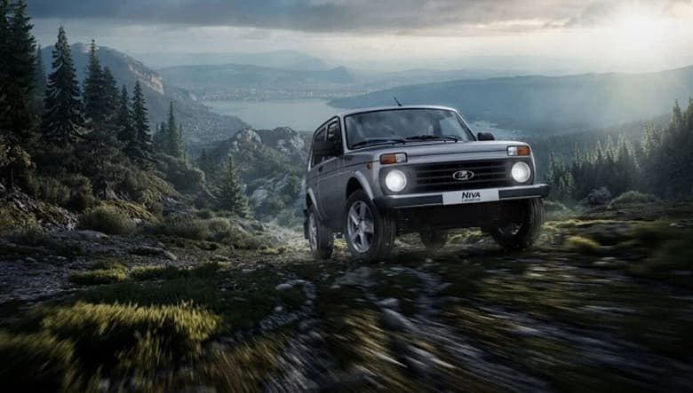 Lada Niva Legend возглавил топ-5 бюджетных полноприводных кроссоверов и внедорожников России осенью 2022 года. Замыкает рейтинг – Renault Duster