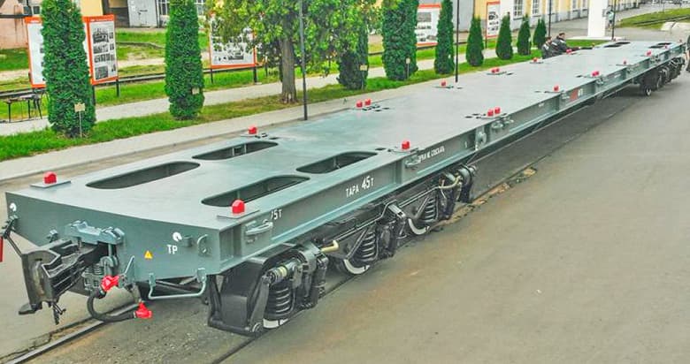 В России завершаются испытания высокоскоростной железнодорожной платформы. На полигоне РЖД она разогналась до 154 км/ч при заявленных 140 км/ч