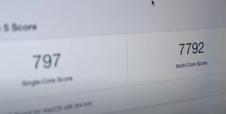 10-летний Mac Pro «борозды не портит». Он показал производительность на уровне MacBook Pro на SoC M1, но есть нюанс