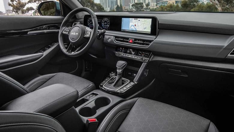 В США представили Kia Seltos 2024. Оснащение стало лучше, мощность увеличилась до почти 200 л.с.