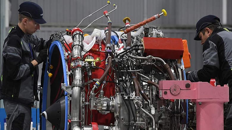 Новых Airbus и Boeing не будет, а производство Superjet буксует. До конца года авиакомпаниям будет поставлено только 10 самолетов Superjet 100 — в два раза меньше, чем весной обещал глава Минпромторга