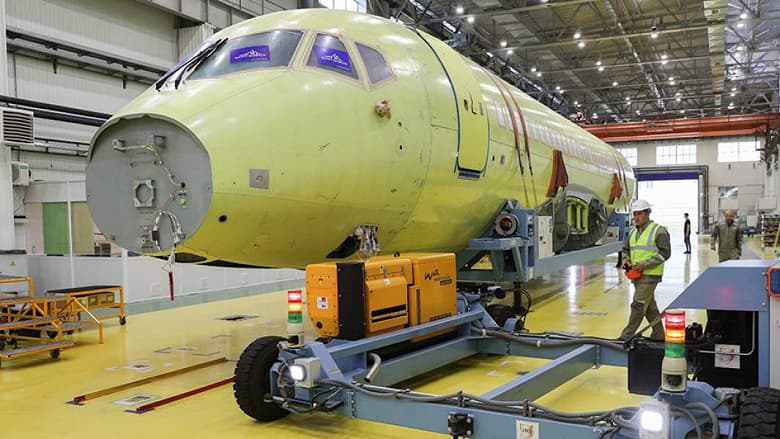 Новых Airbus и Boeing не будет, а производство Superjet буксует. До конца года авиакомпаниям будет поставлено только 10 самолетов Superjet 100 — в два раза меньше, чем весной обещал глава Минпромторга