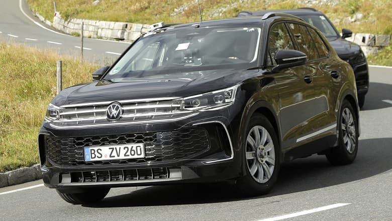 Это Volkswagen Tiguan следующего поколения. Новинку без камуфляжа увидели на дорогах общего пользования