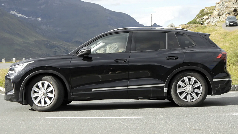 Это Volkswagen Tiguan следующего поколения. Новинку без камуфляжа увидели на дорогах общего пользования