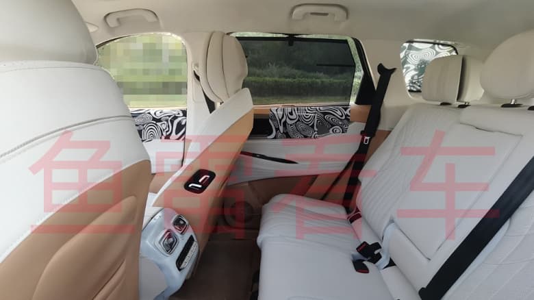 Новейший Chery Tiggo 9 без дверных ручек в салоне впервые показали вживую