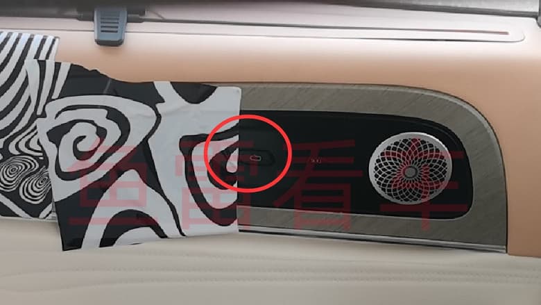 Новейший Chery Tiggo 9 без дверных ручек в салоне впервые показали вживую