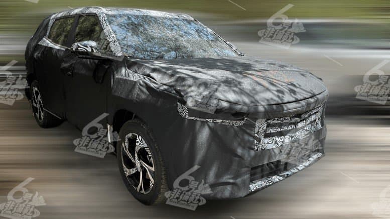 Совершенно новый Geely Coolray ещё не доехал до России, а в Китае уже тестируют новое поколение популярного кроссовера