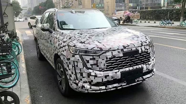 Это Haval H6 нового поколение. Автомобиль впервые засняли внутри и снаружи