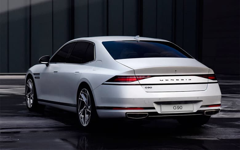 Премиум-Hyundai почти за 10 млн. Дилеры объявили цены на новый Genesis G90 в России