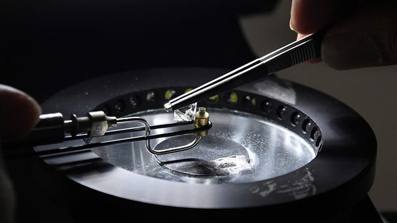 Более надёжный, чем флешки и SSD. В России придумали новый носитель информации на основе алмаза