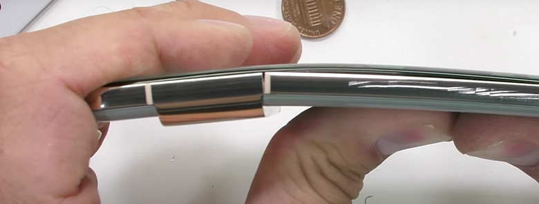 Странные царапины на стекле и треснувший корпус. Pixel 7 Pro не идеально прошёл тесты блогера JerryRigEverything Странные царапины на стекле и треснувший корпус. Pixel 7 Pro не идеально прошёл тесты блогера JerryRigEverything