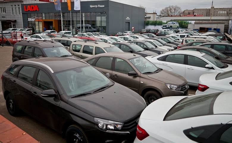 Российский рынок авто с пробегом упал почти на 25% Российский рынок авто с пробегом упал почти на 25%