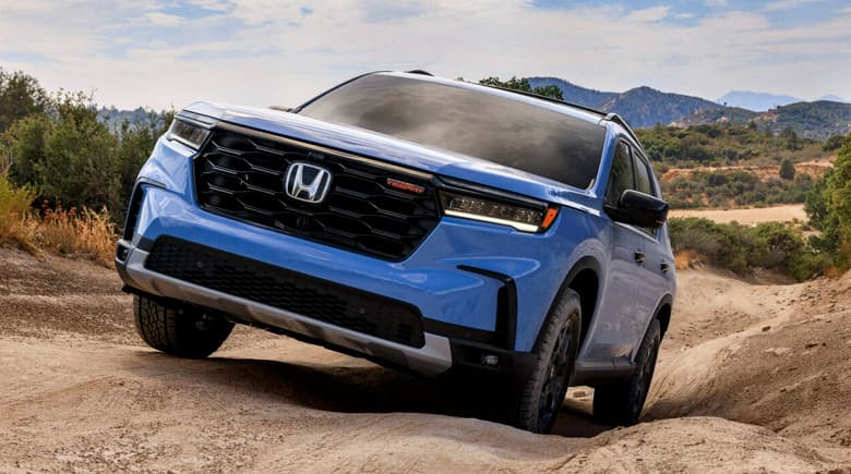 Honda представила новое поколение большого кроссовера Pilot: 8 мест, полный привод, двигатель V6 3,5 литра и 10-ступенчатый «автомат»