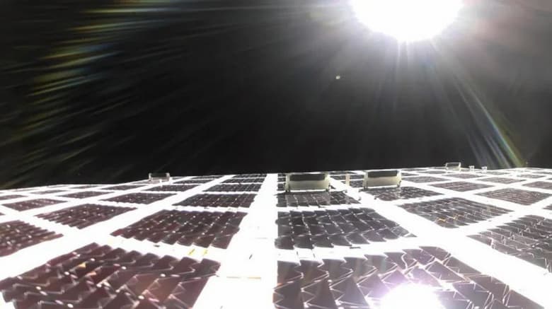 Экспериментальный спутник BlueWalker 3 развернул самую крупную антенну на околоземной орбите