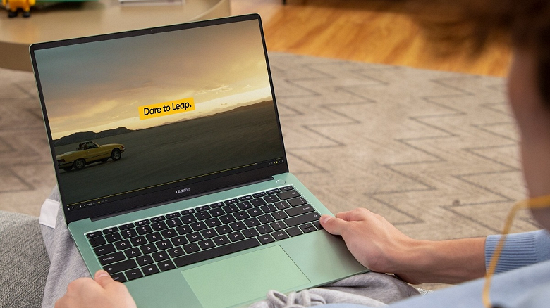 Realme выпустит в России ноутбук и две модели умных часов