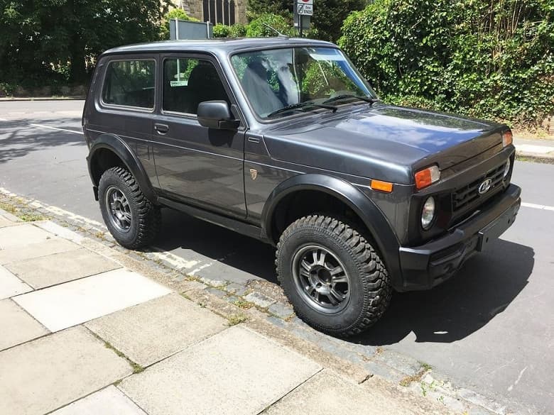 В Великобритании продают последнюю новую Lada Niva. За нее просят почти 27 000 долларов