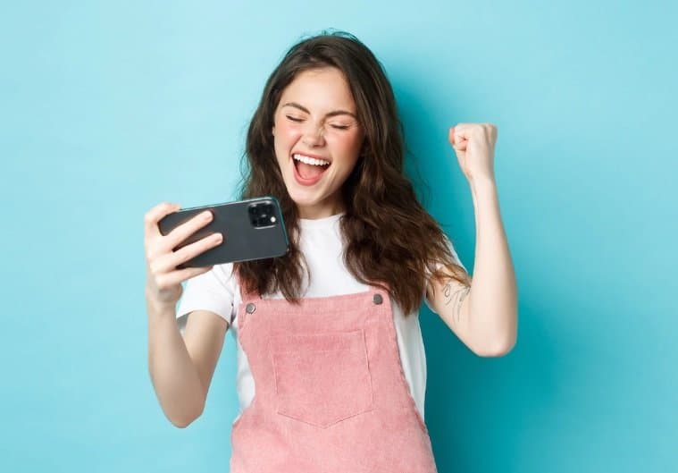 Долго не отвечает техподдержка? Не страшно, пока можно поиграть Долго не отвечает техподдержка? Не страшно, пока можно поиграть