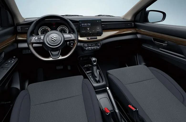 Семь мест, «автомат» и цена от 1,8 млн рублей. В России начали продавать японские минивэны Suzuki Ertiga