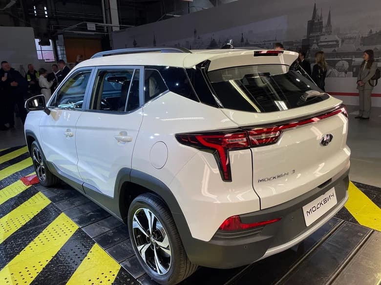 Это «Москвич 3». Стартовало производство, опубликованы первые официальные фото