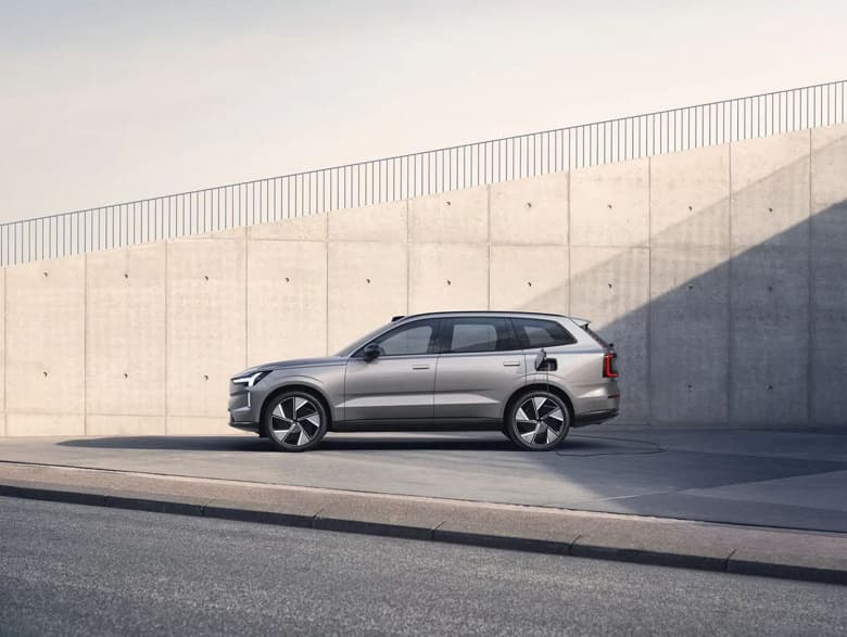 Компьютер на колесах. Представлен кроссовер Volvo EX90 с двигателями мощностью 500 л.с., запасом ход 480 км, платформами Nvidia Drive и Snapdragon Cockpit, а также графикой на движке Unreal Engine