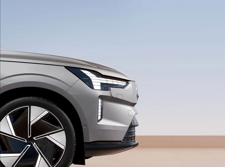 Компьютер на колесах. Представлен кроссовер Volvo EX90 с двигателями мощностью 500 л.с., запасом ход 480 км, платформами Nvidia Drive и Snapdragon Cockpit, а также графикой на движке Unreal Engine