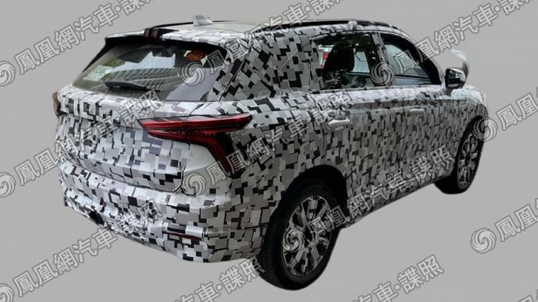 Последняя новинка Haval в этом году. Загадочный кроссовер Haval A07 показали на живых фото