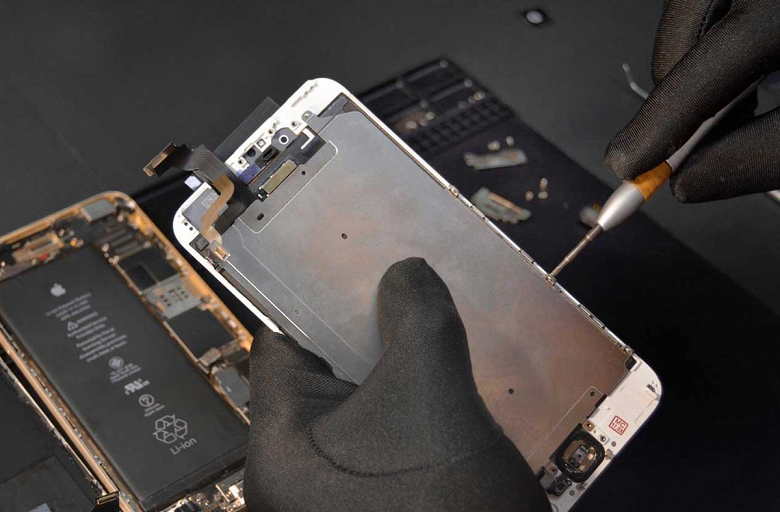 Huawei сделала подарок покупателям старых и новых смартфонов: замена разбитого экрана со скидкой 50% в Китае Huawei сделала подарок покупателям старых и новых смартфонов: замена разбитого экрана со скидкой 50% в Китае