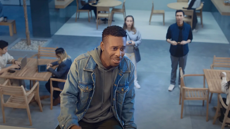 «Потому что мы так делаем, мы ждем». Samsung троллит Apple в новом видеоролике «Потому что мы так делаем, мы ждем». Samsung троллит Apple в новом видеоролике