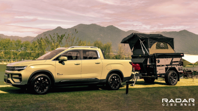 Очень доступный электромобиль Radar RD6 с шестью розетками мощностью 2000 Вт поступил в продажу в Китае