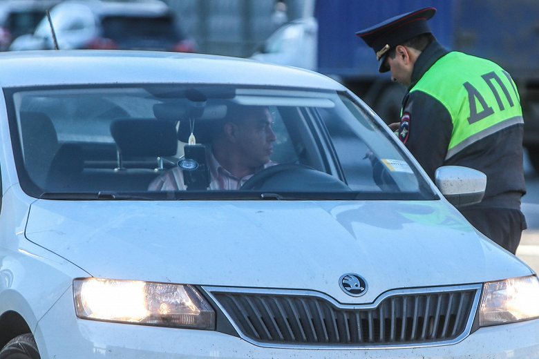 В России заработала возможность показывать ГИБДД электронные права В России заработала возможность показывать ГИБДД электронные права