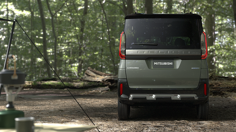 У популярного в России полноприводного минивэна Mitsubishi Delica появилась мини-версия. Mitsubishi анонсировала Delica Mini