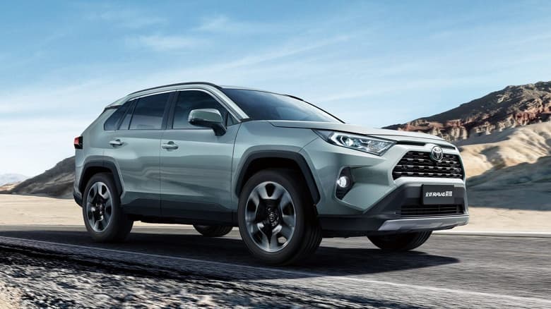 В Россию приехал новый, мощный Toyota RAV4 — родом из Канады
