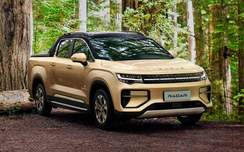 Очень доступный электромобиль Radar RD6 с шестью розетками мощностью 2000 Вт поступил в продажу в Китае