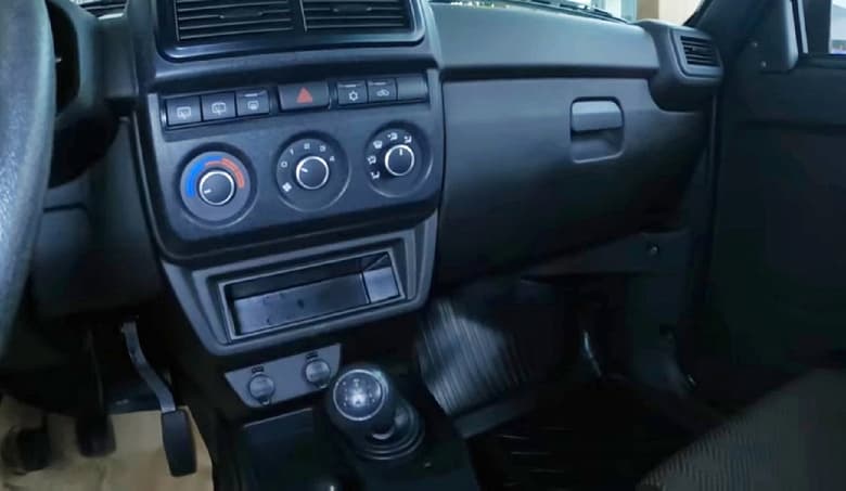 Антикризисные Lada Niva Legend 3D Urban поступили в продажу. Машины лишены музыкальной системы, подушки безопасности и ABS