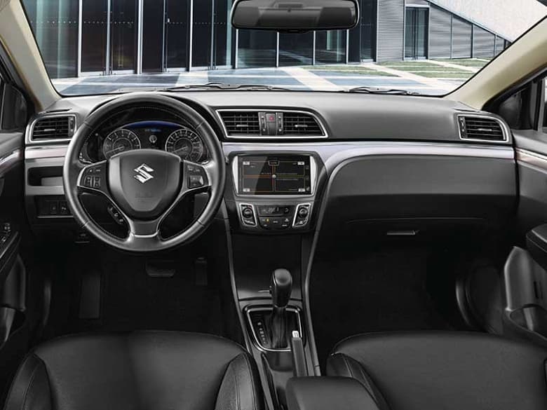 В России появился еще один конкурент Hyundai Solaris и Volkswagen Polo. За Suzuki Ciaz, оснащенный АКПП, просят менее 2 млн рублей